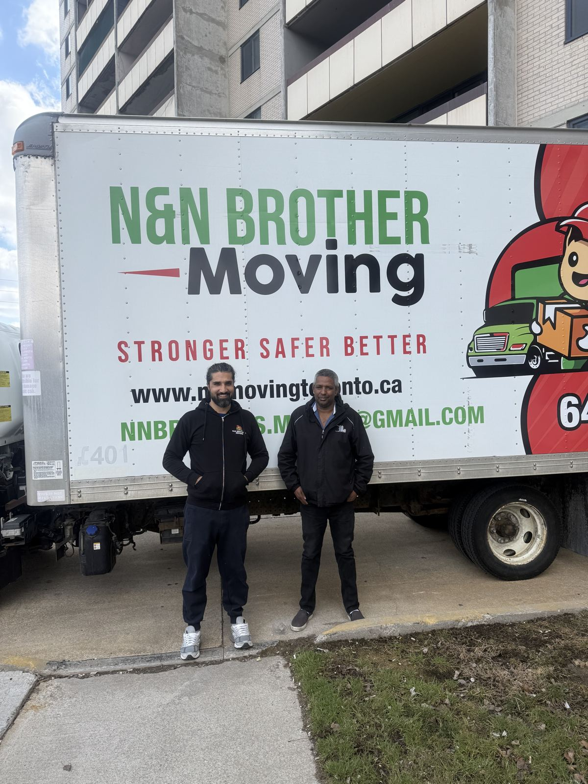 N&N Brothers team and truck – commercial moving services in York, Toronto